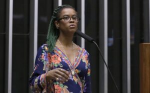 Discussão e votação de propostas legislativas. Dep. Carol Dartora (PT - PR)