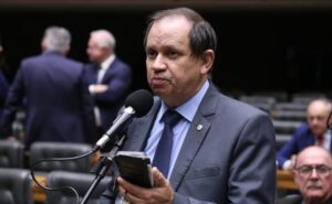 Discussão e votação de propostas legislativas. Dep. Eli Borges (PL - TO)