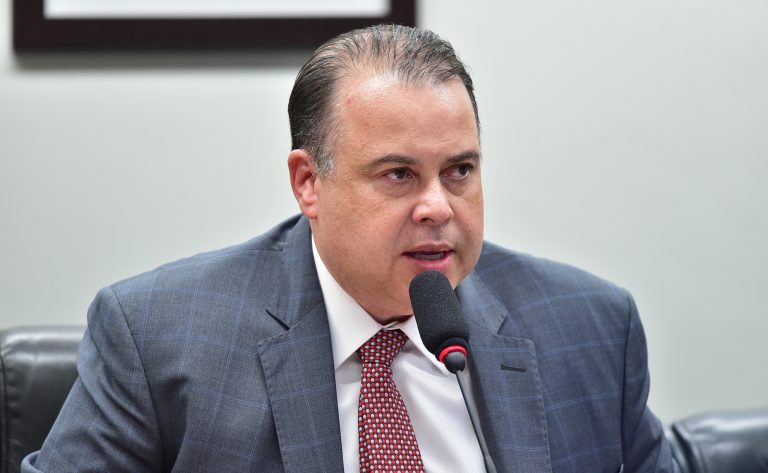 Deputado Julio Cesar Ribeiro (Republicanos-DF) fala em comissão da Câmara dos Deputados