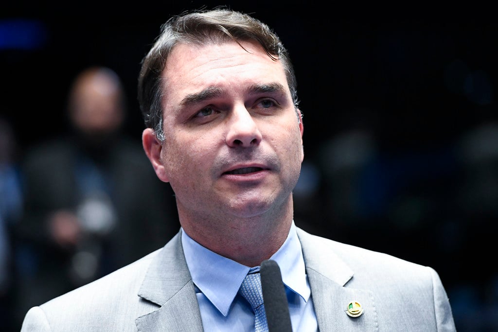 Flávio Bolsonaro insiste em apoio de Tarcísio, apesar do silêncio – CartaCapital