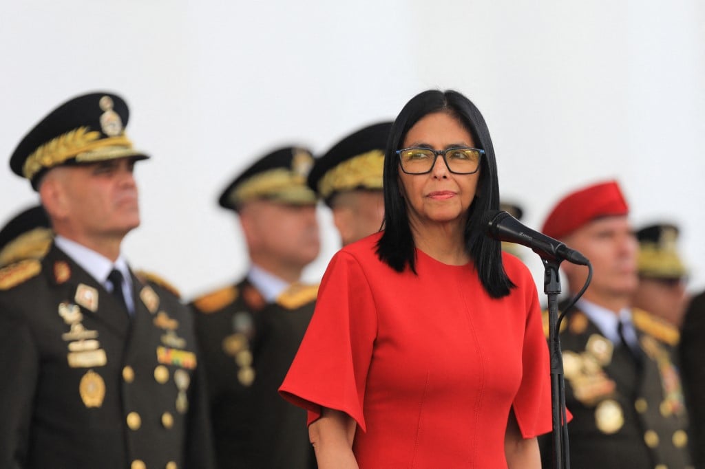 Militares e policiais da Venezuela juram lealdade à presidenta interina – CartaCapital