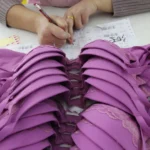 Mulheres lideram a produção de 1,5 milhão de peças de lingerie por mês em Juruaia (MG)