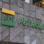 Petrobras reduz preço da gasolina em 5,2% para distribuidoras