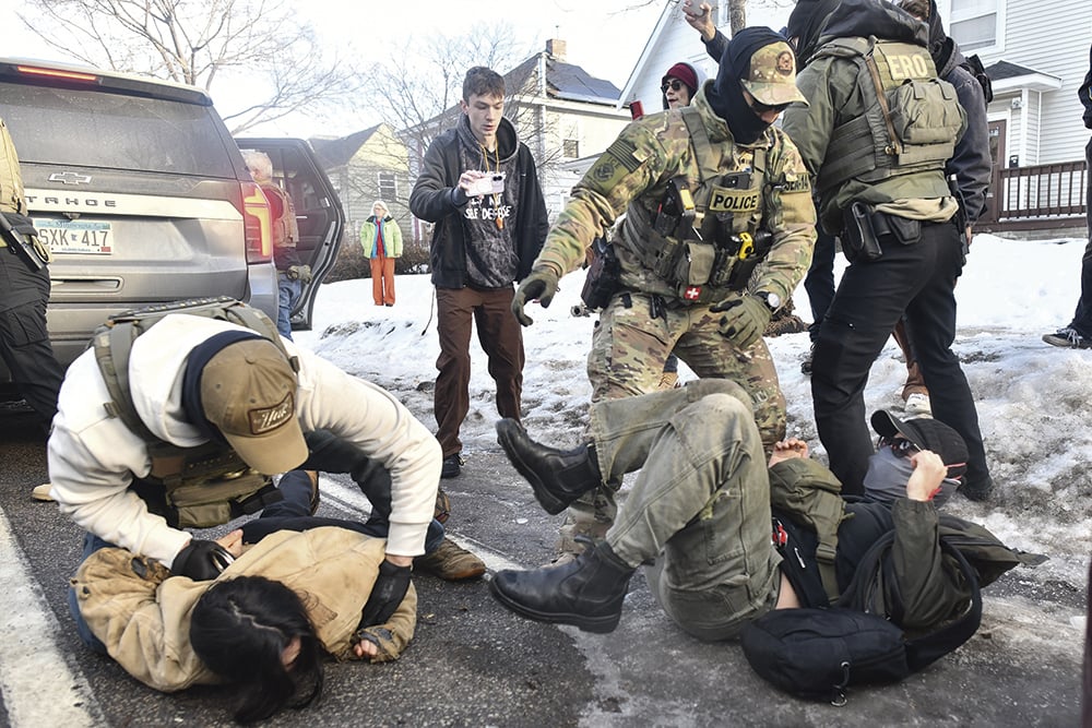 Agência anti-imigração de Trump planeja gastar US$ 40 bilhões em centros de detenção – CartaCapital