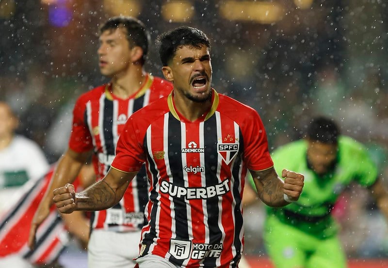 Com reservas, São Paulo vence o Coritiba e segue na cola do Palmeiras no Brasileirão – CartaCapital