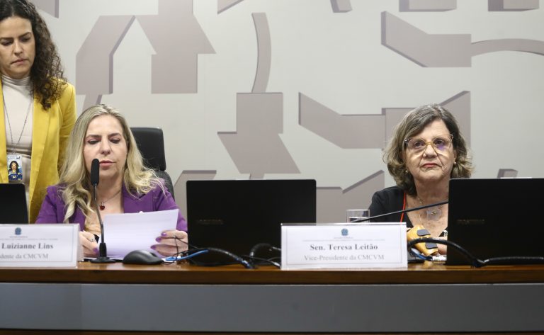 Instalação da comissão e eleição de presidente e vice-presidente. Dep. Luizianne Lins (PT - CE). Senadora, Teresa Leitão (PT-PE).