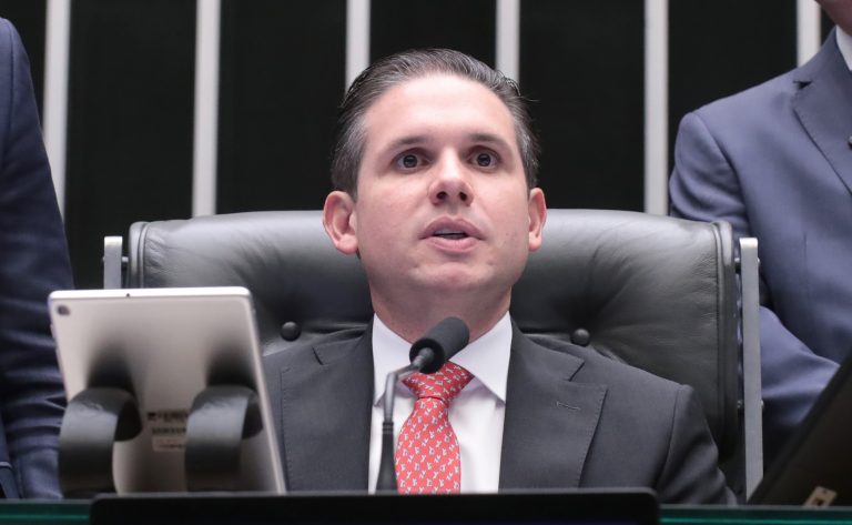 Discussão e votação de propostas legislativas