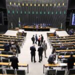 Deputados analisam proposta de reestruturação da carreira dos servidores da Câmara – Notícias