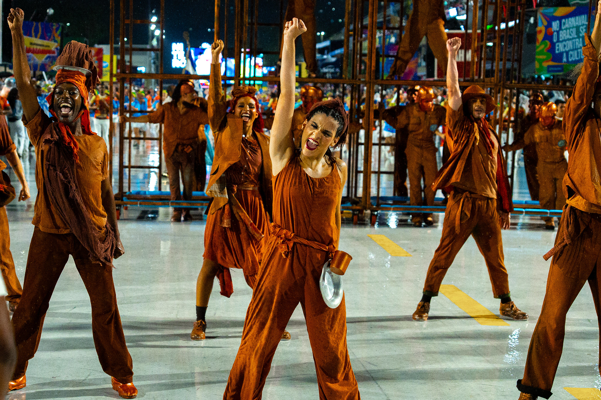 Acadêmicos de Niterói realiza desfile técnico na sexta-feira (6)