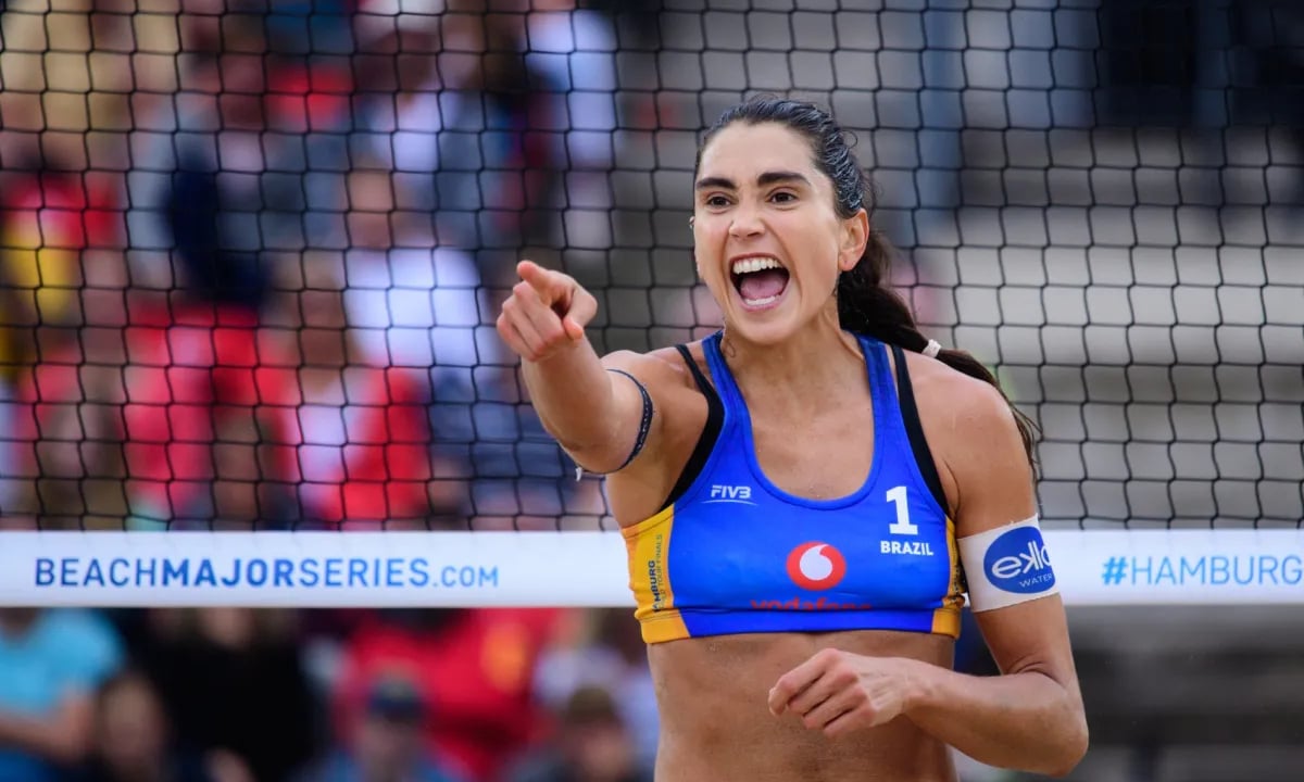 Jogadora de vôlei Carol Solberg é punida por comemorar a prisão de Bolsonaro – CartaCapital