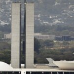 Lula sanciona, com vetos, reajuste salarial para cargos do Legislativo