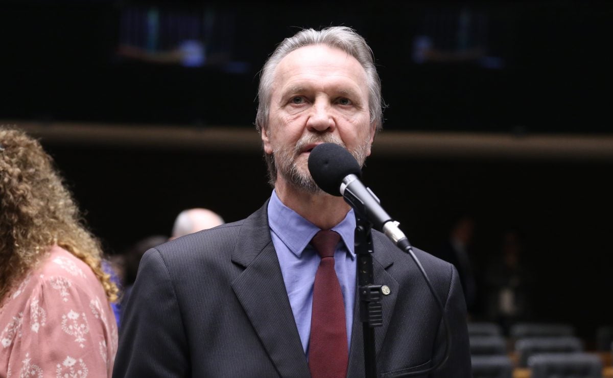 Lula tende a vetar aumento para servidores do Congresso, diz líder do PT na Câmara – CartaCapital