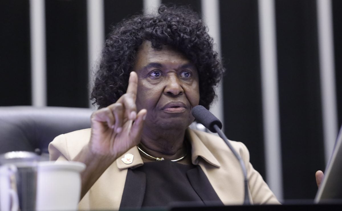 PT escala Benedita da Silva para tentar reverter desgaste com evangélicos após Carnaval – CartaCapital