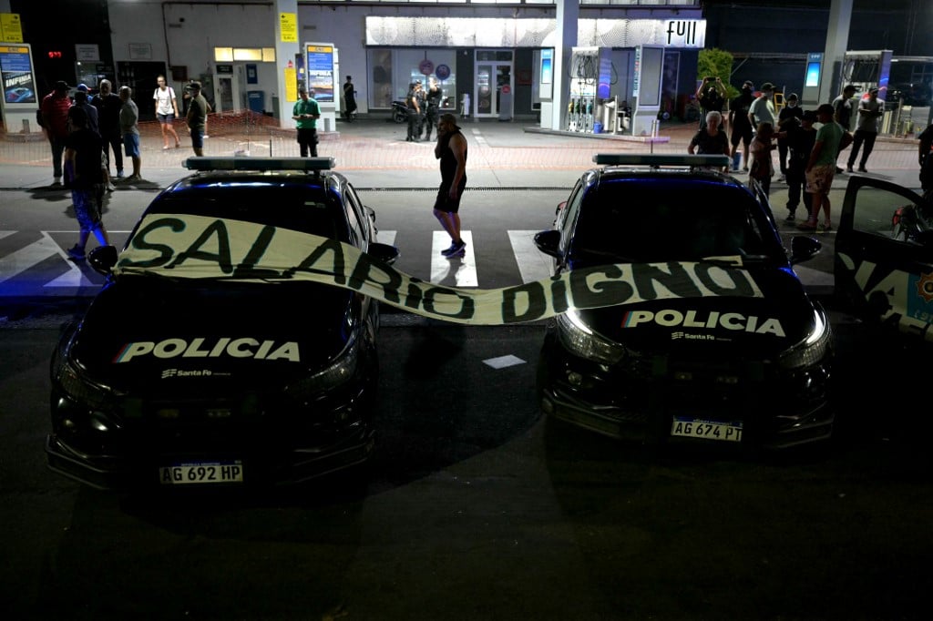 Policiais protestam na Argentina por melhores salários e atenção à saúde mental – CartaCapital