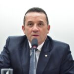 Projeto autoriza leitura da Bíblia e símbolos religiosos em órgãos dos três Poderes – Notícias