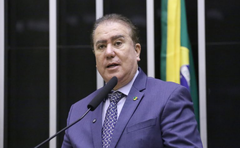 Deputado Jonas Donizette (PSB-SP) fala no Plenário da Câmara dos Deputados