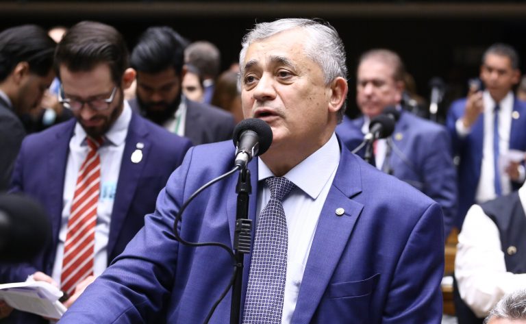 Discussão e votação de propostas legislativas. Dep. José Guimarães (PT - CE)