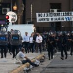 Protesto contra reforma trabalhista na Argentina termina em confronto entre policiais e manifestantes – CartaCapital