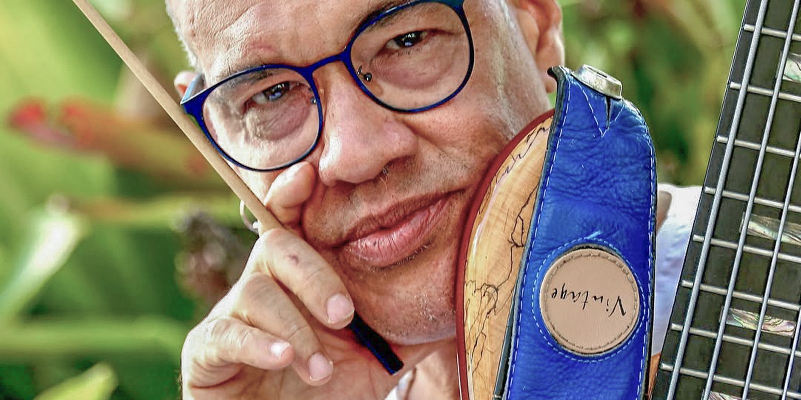 "Músico é artista" diz Luciano Calazans sobre tocar com grandes nomes