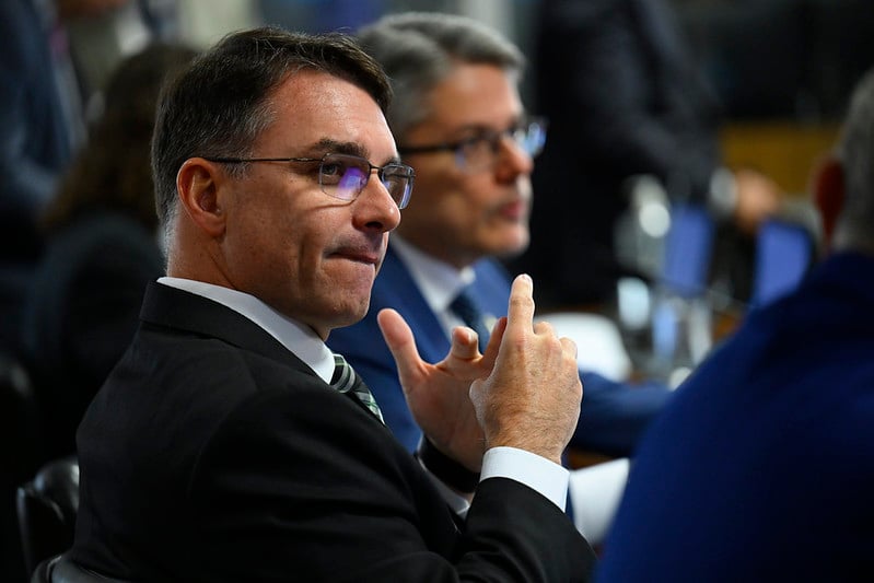 Bolsonarismo tensiona alianças e afasta Centrão da pré-candidatura de Flávio Bolsonaro – CartaCapital