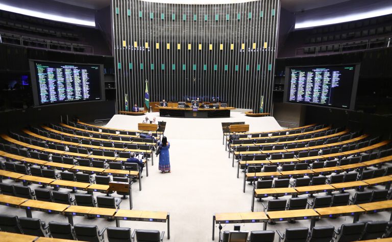 Discussão e votação de propostas legislativas.