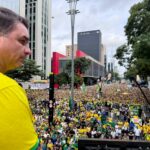 Em tom de campanha, Flávio Bolsonaro diz que subirá rampa do Planalto em 2027 junto do pai – CartaCapital
