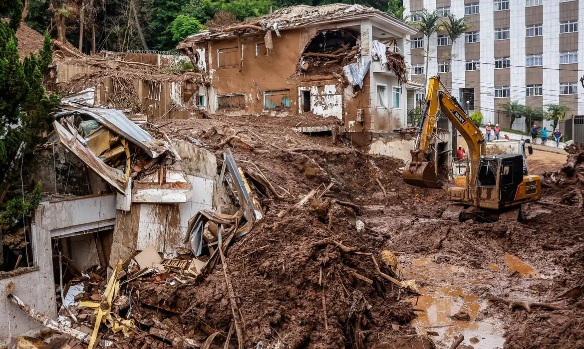 Sobe para 72 o número de mortos nas chuvas em Minas Gerais – CartaCapital